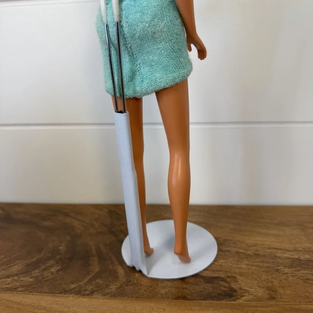 1976 Barbie Doll With Satin Panties And 1992 Fun To Dress Towel Wrap And Stand